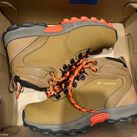 Columbia Boy's Tan Newton Ridge YY0689-286 Leather Trail Ankle Trekking Boot 1 - Picture 6 of 7